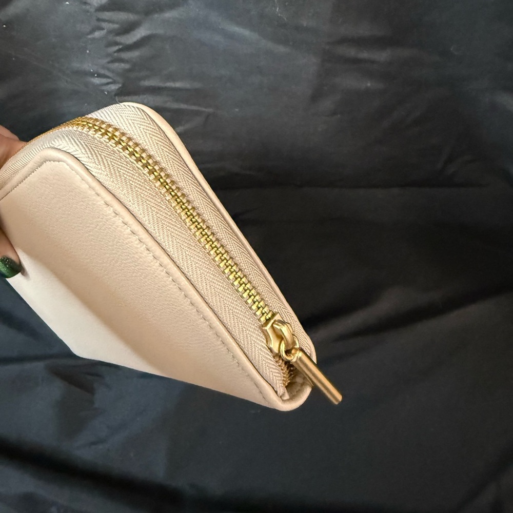 Price cut! Never used thirty-one Pebble-Grain Zip Wallet in Light Beige - Picture 5 of 5
